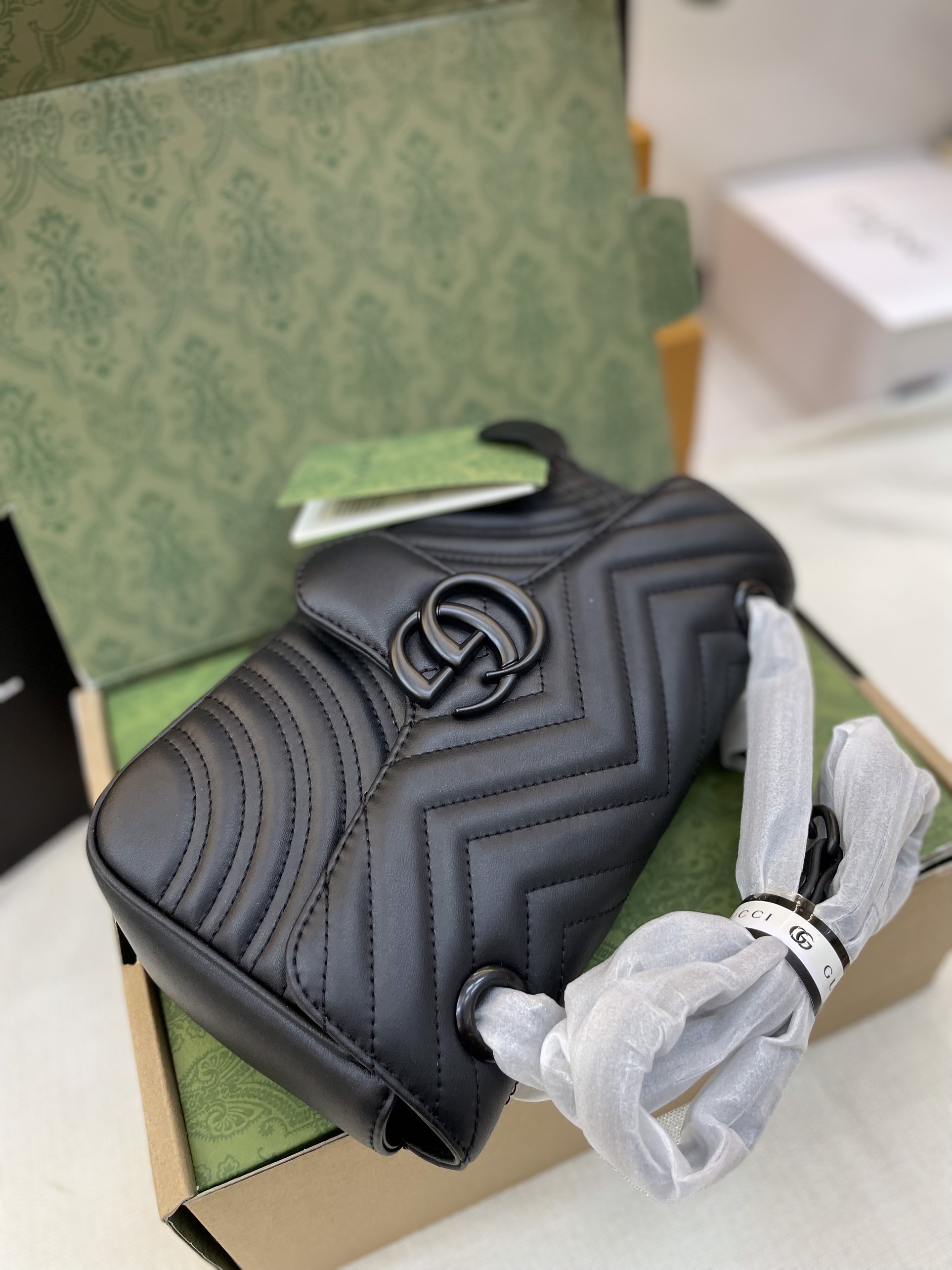 Túi Xách Gucci Marmont Super Black Lock in Black Size 26cm